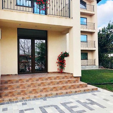 Отель Eden Blue Костинешти Экстерьер фото